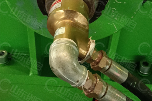 H型矿山破碎机旋转接头应用案例 H型矿山破碎机旋转接头应用案例